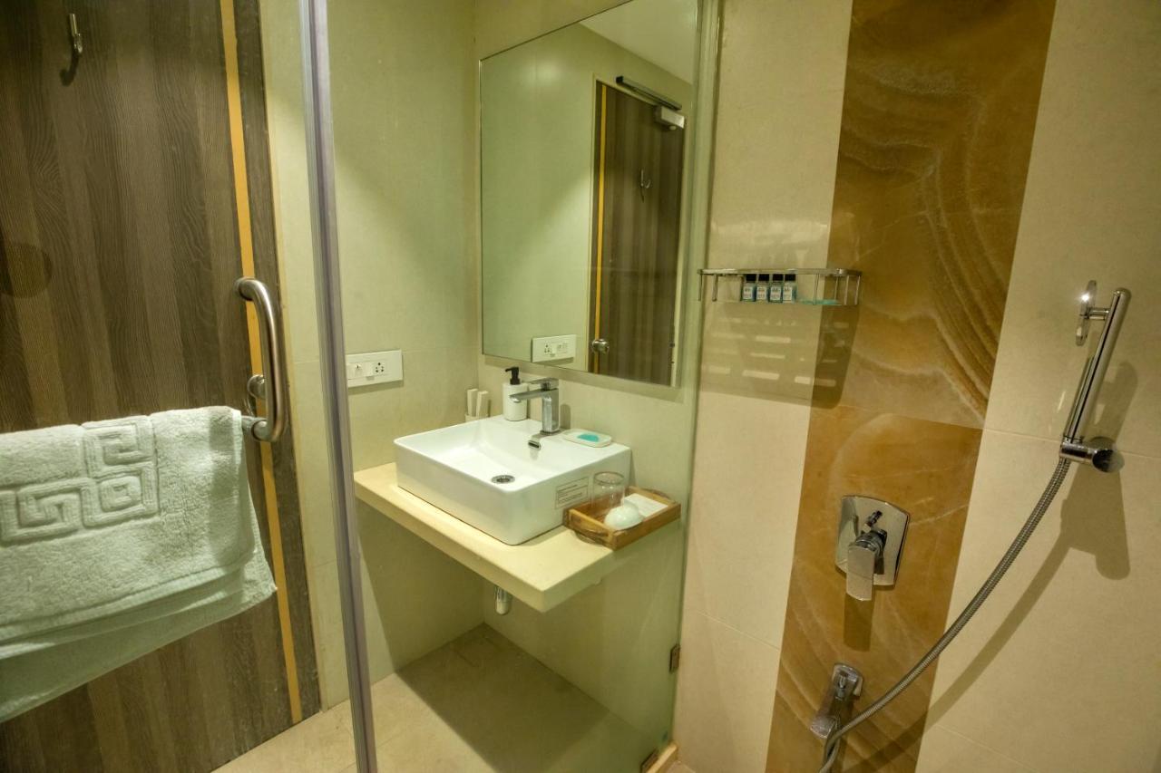 The Thane Club Extérieur photo