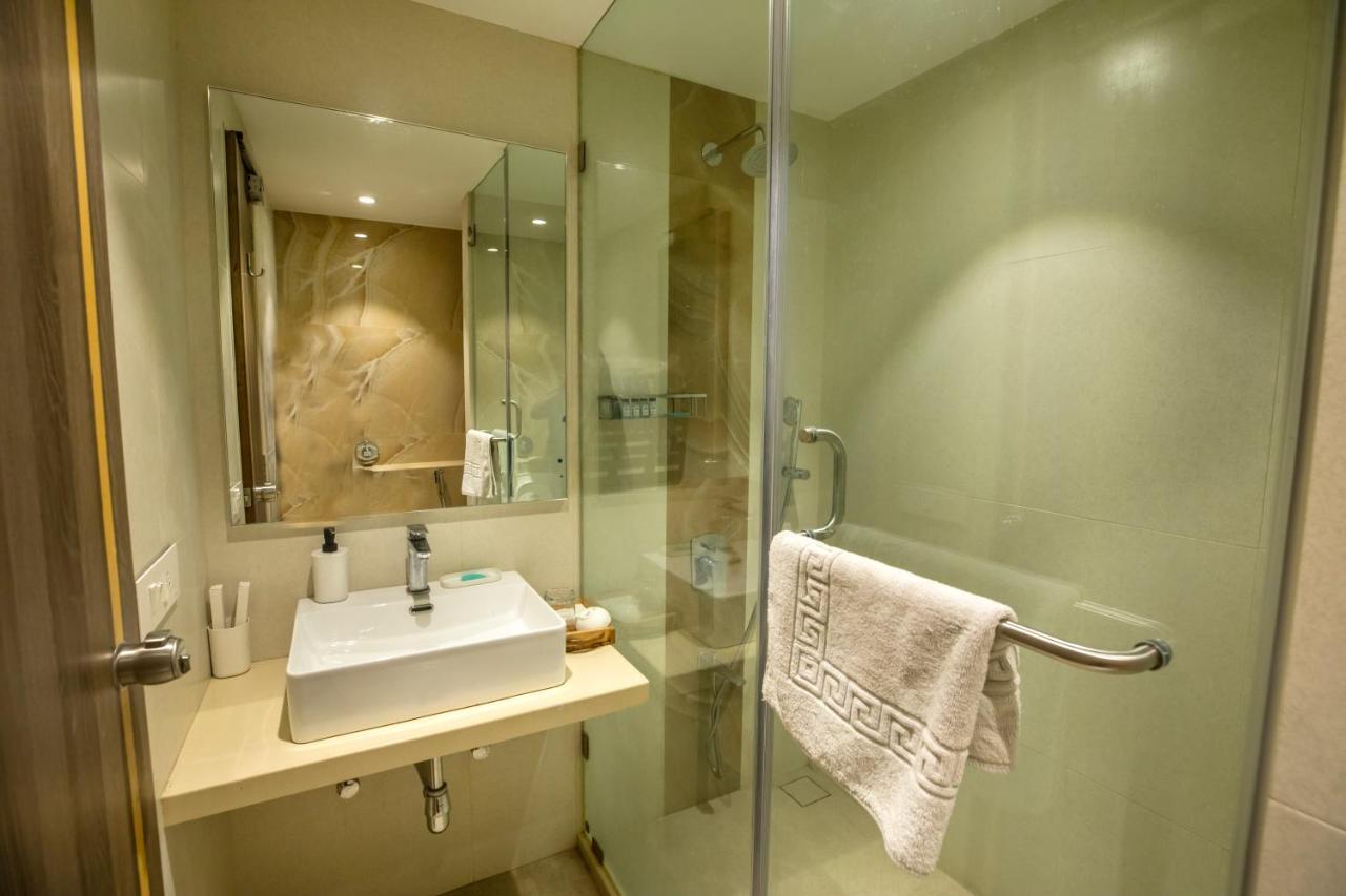 The Thane Club Extérieur photo
