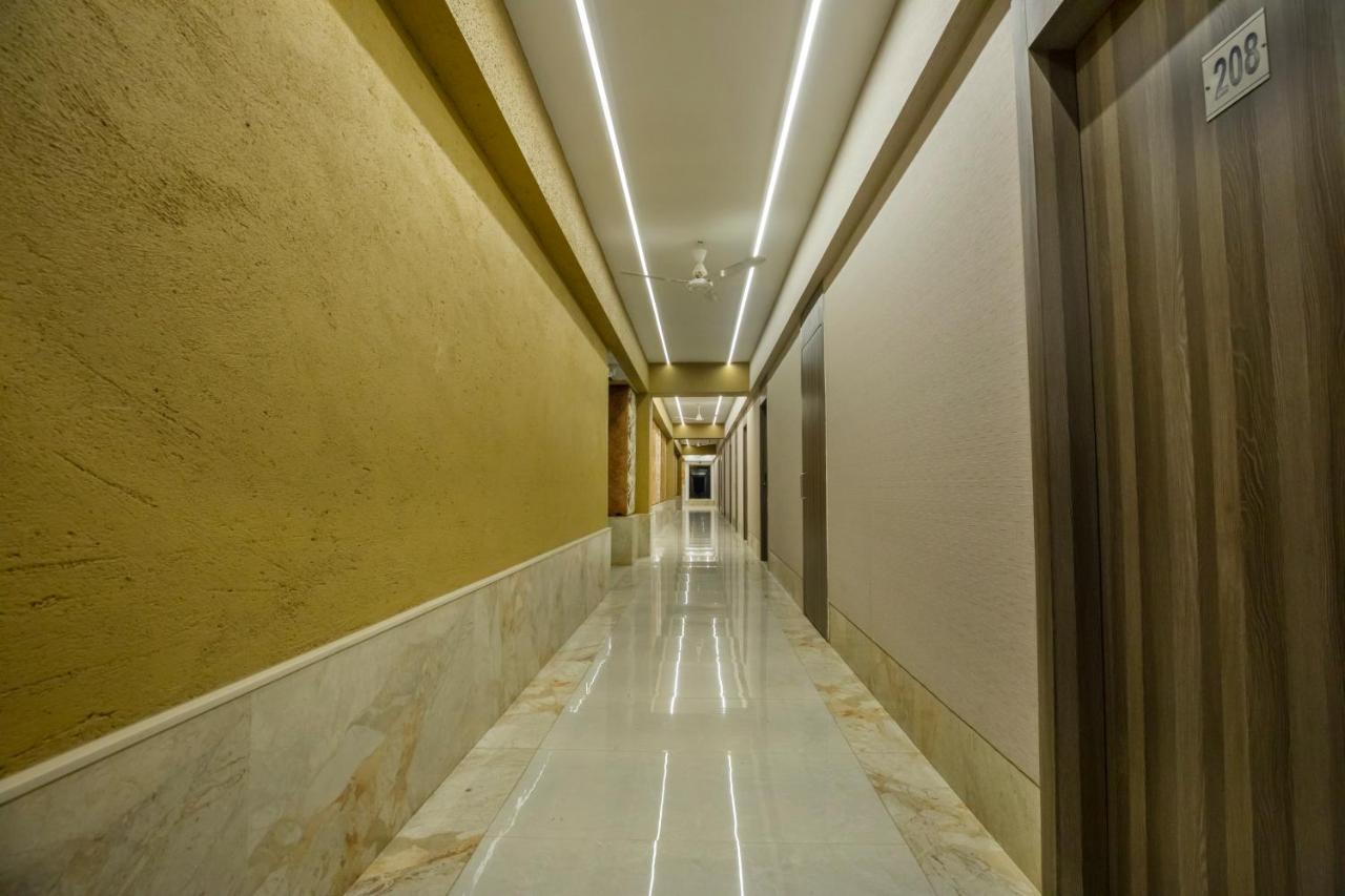 The Thane Club Extérieur photo